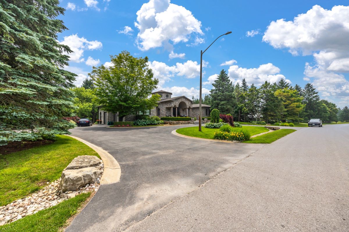 Real Estate Photography Stouffville by PRO Studio